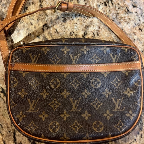 Louis Vuitton Jeune Fille MM - Picture 4 of 16